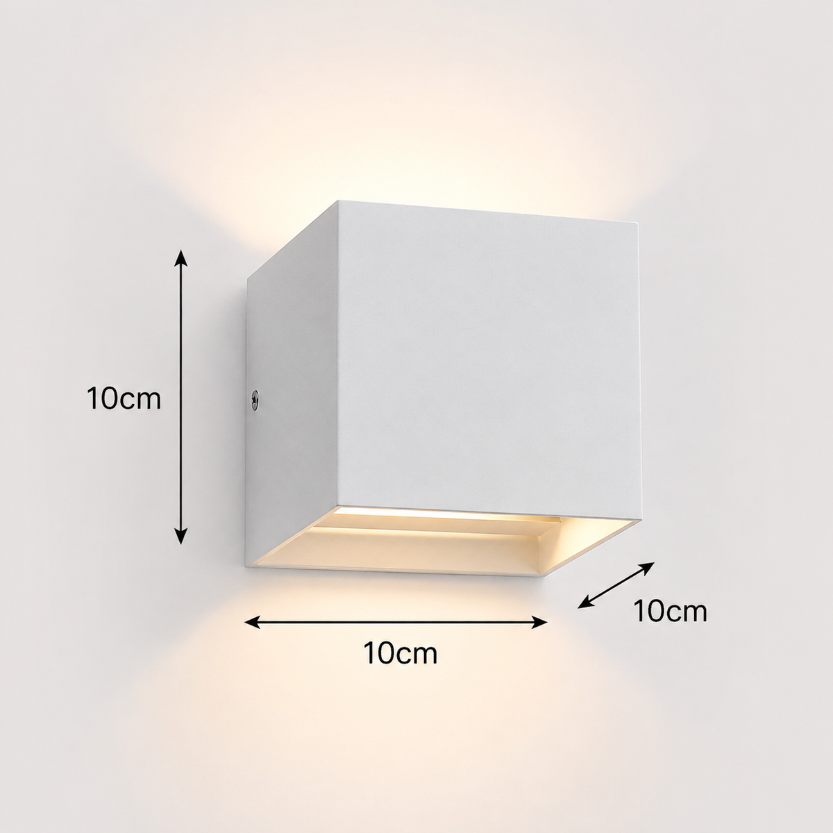 Schéma des dimensions de l'applique murale extérieure étanche : cube de 10 cm de côté